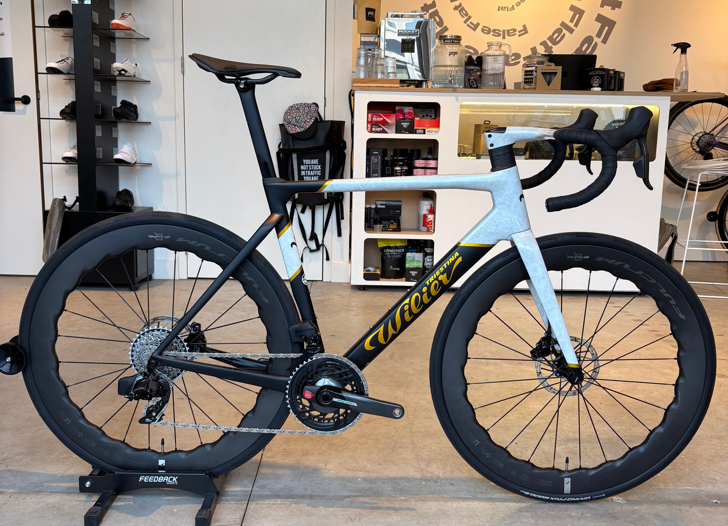 Wilier Filante SLR - TDF Cavendish (L) with Power Meter